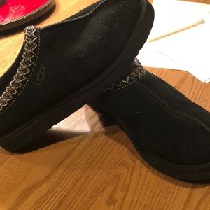 Men’s UGG blk Slippers size 10